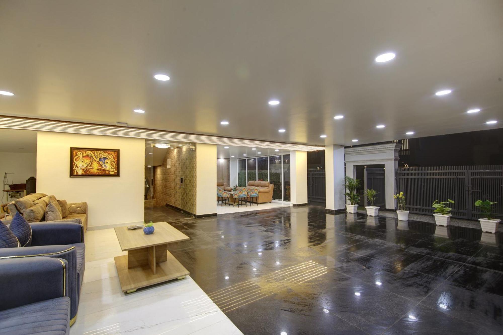 Anandam Club House Aparthotel Gurgaon Bagian luar foto